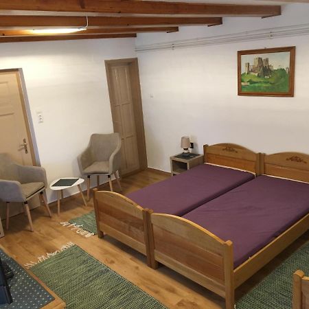 Dévényi Vendégház Csesznek Exterior foto