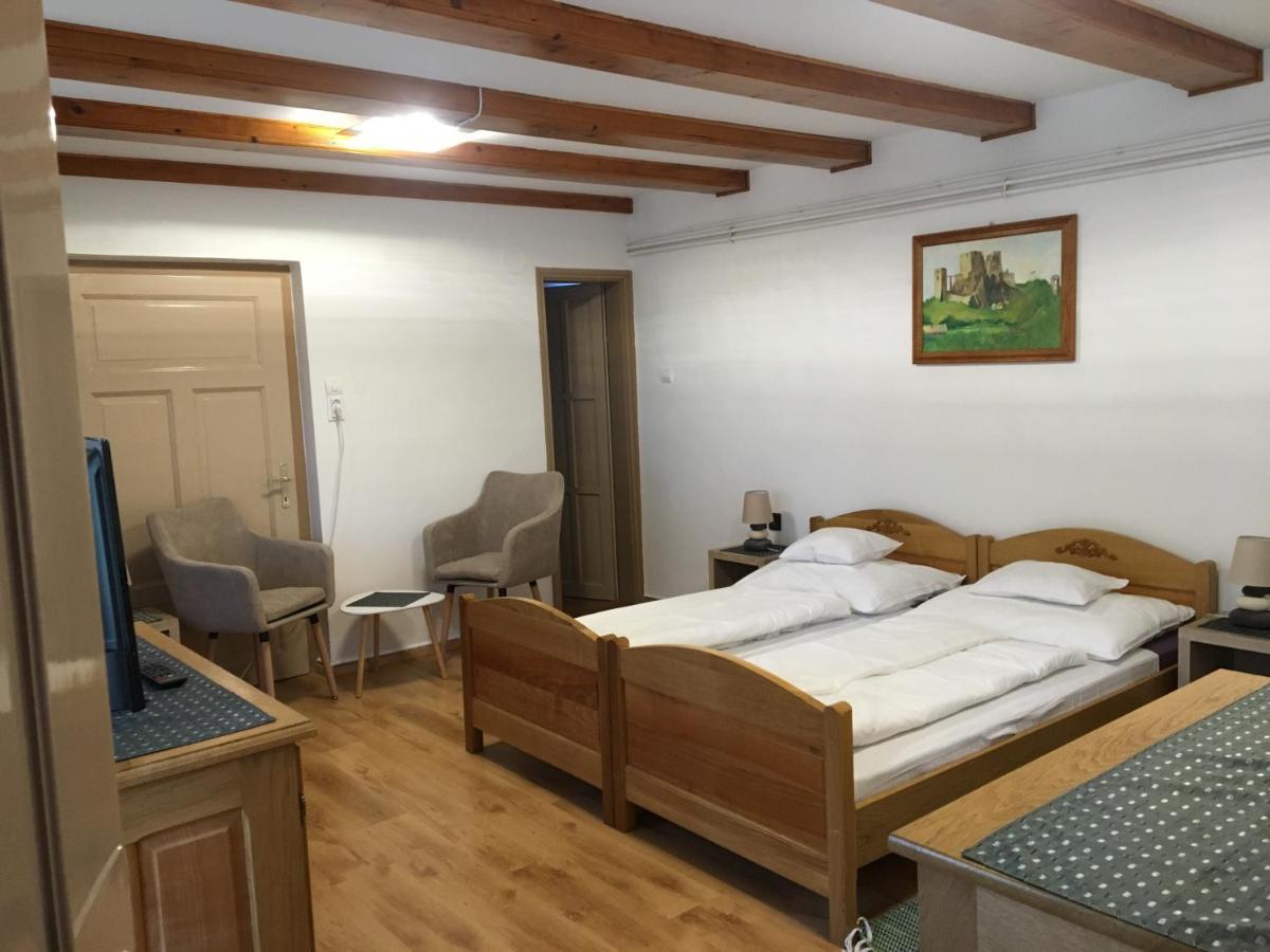 Dévényi Vendégház Csesznek Exterior foto
