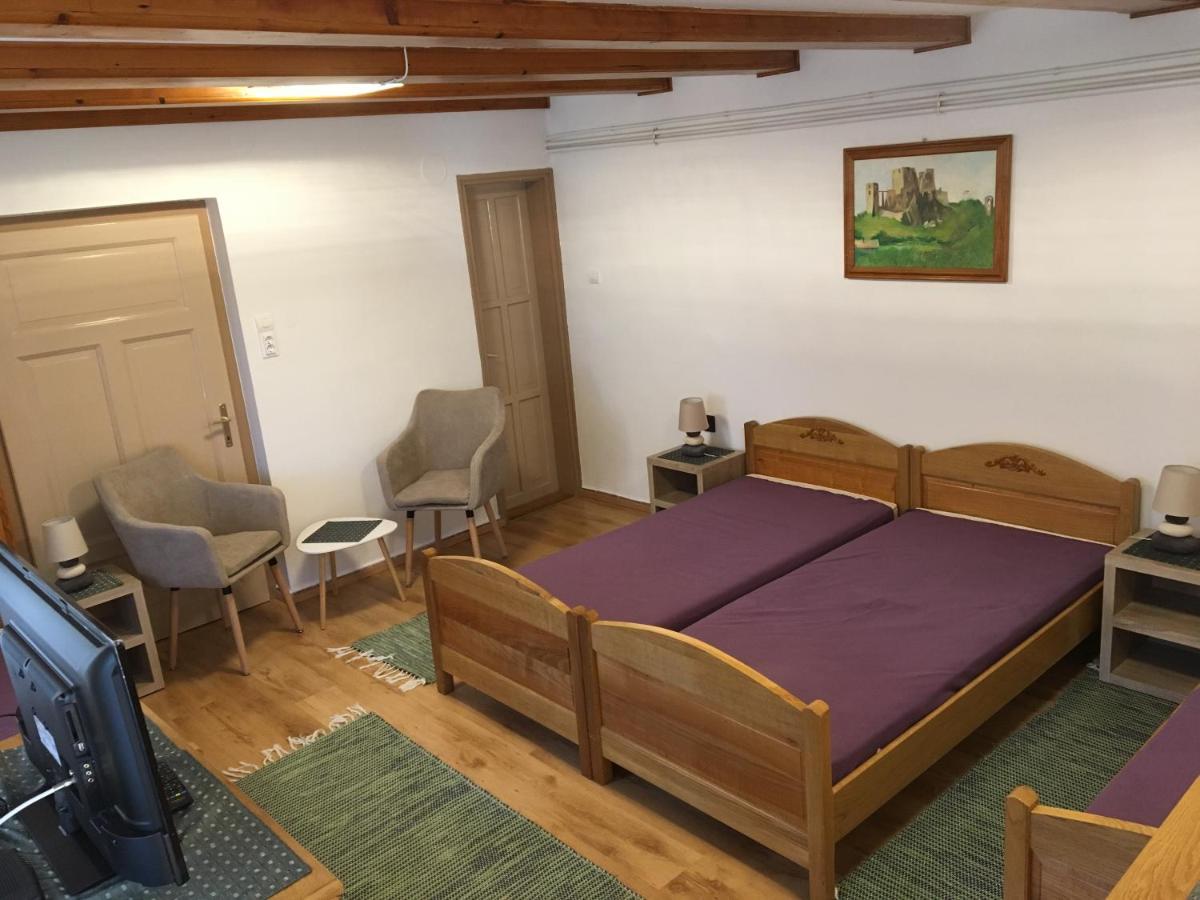 Dévényi Vendégház Csesznek Exterior foto