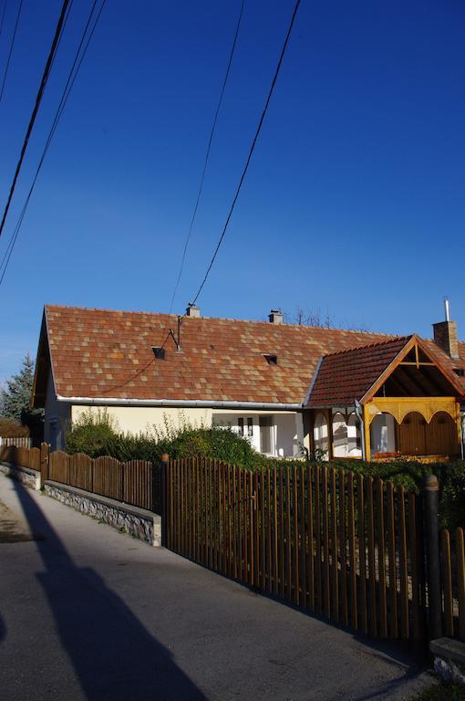 Dévényi Vendégház Csesznek Exterior foto